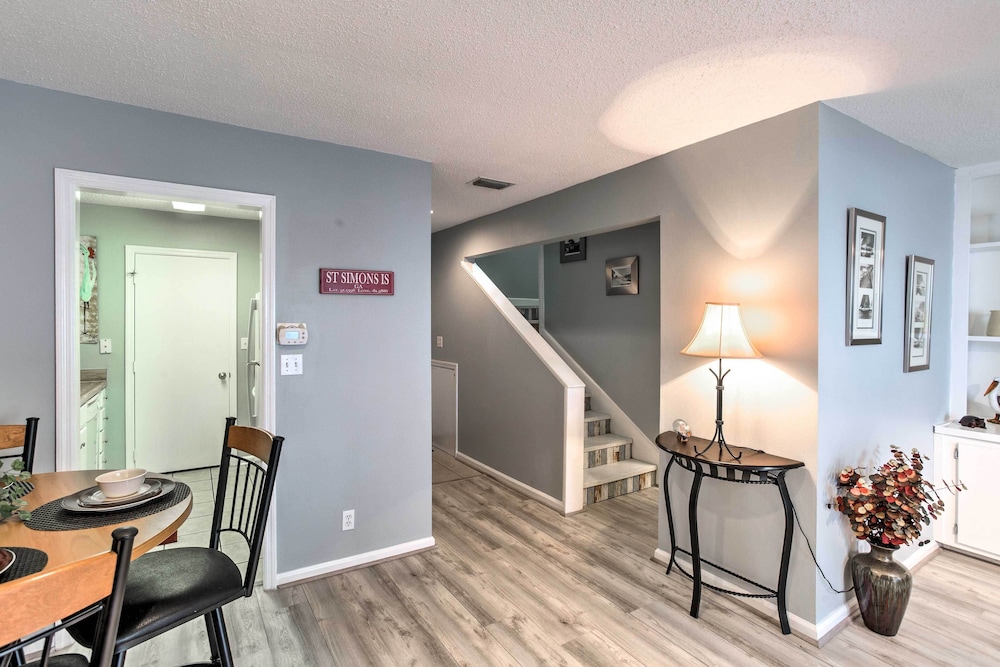 Chic St Simons Townhome w/ Patio  Pool Access! - Property Image 10