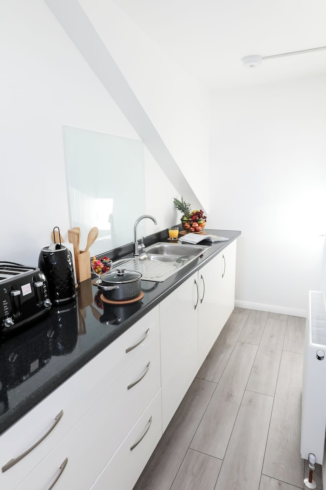 4 Guests - 2 Bedrooms - City Escape Retreat