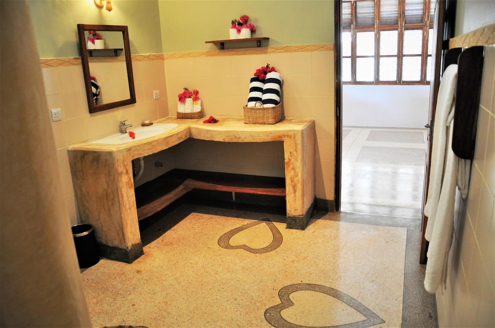 Alibi's Well Villa