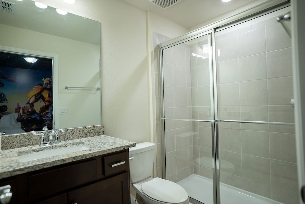 Fun and Relax 10 Bed Home Pool Themed Rooms