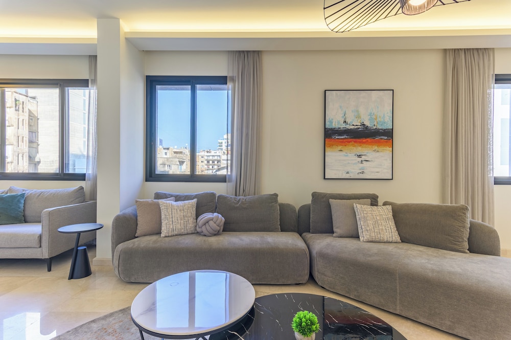 Achrafieh Gate - Modern 3-BR Apartments