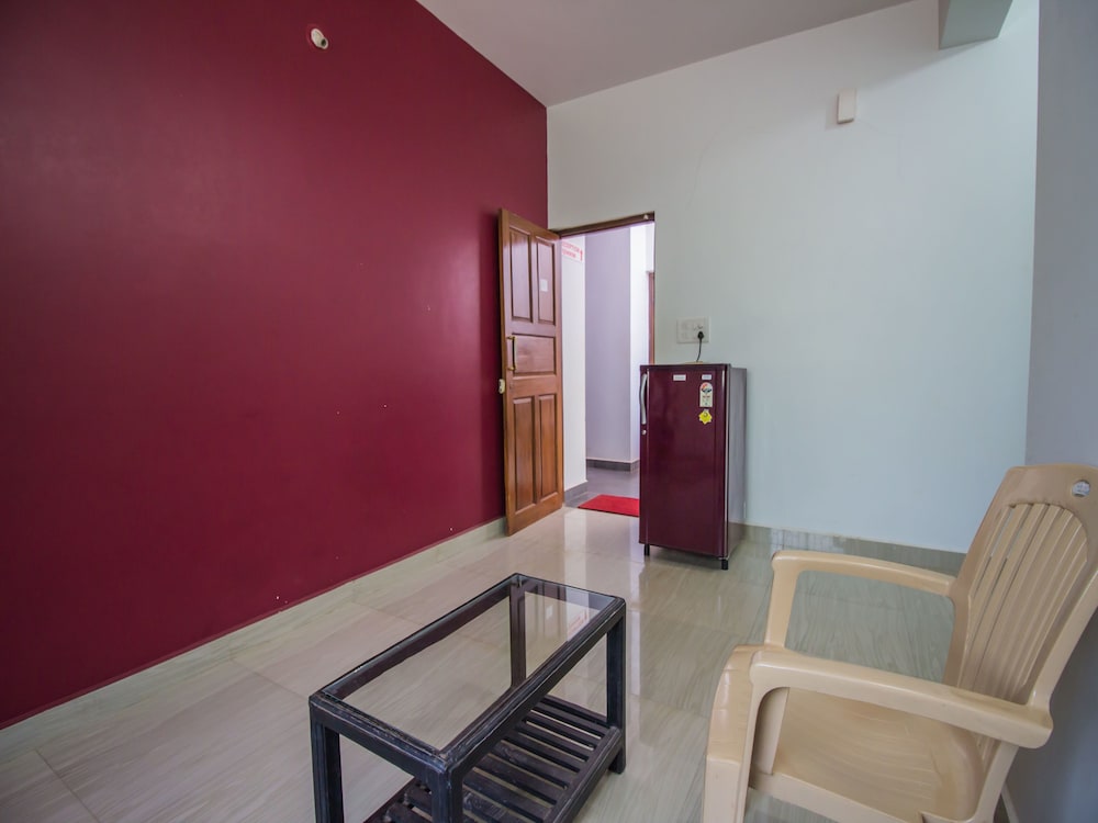 OYO 13203 Home Bright Studio Near Morjim Beach