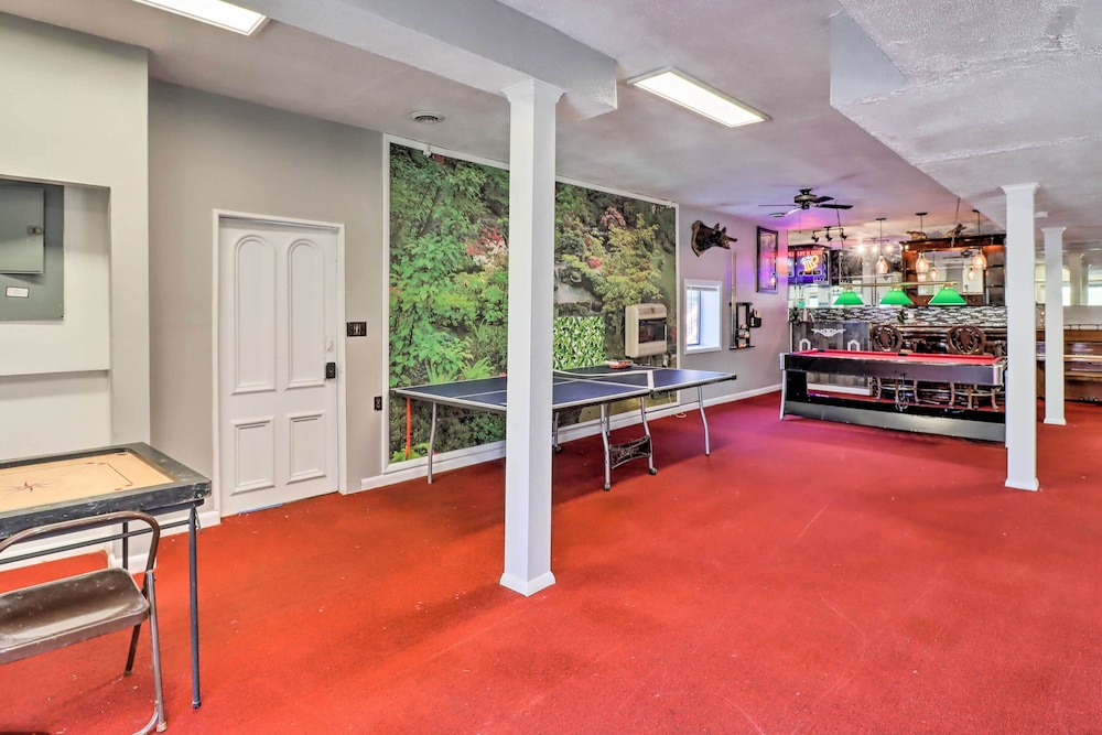 Spacious Tobyhanna Home & Guest Home: 3 Mi to Lake view 3