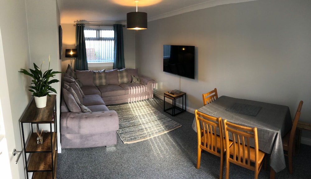 Ideal Road Trip Dunfermline Home - Free Parking