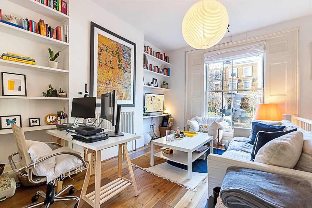 Colourful and Cosy Home in De Beauvoir Town