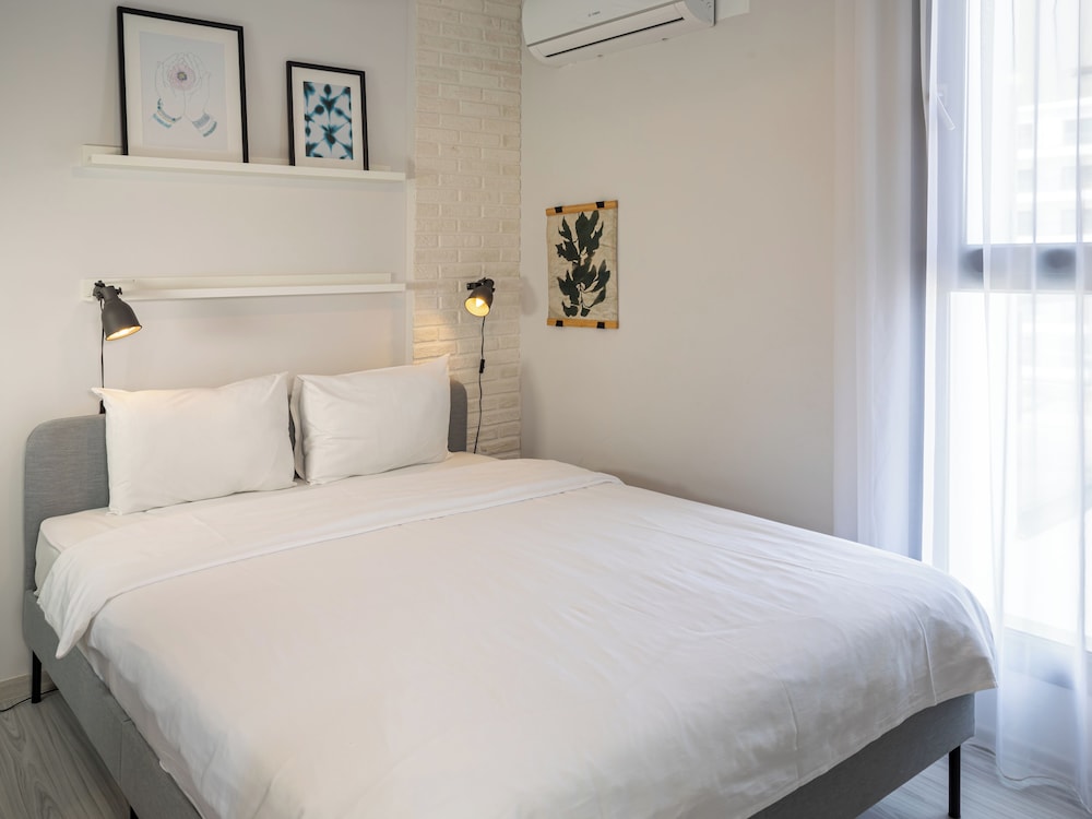 Caesar Blue Seaside Luxury Apartments