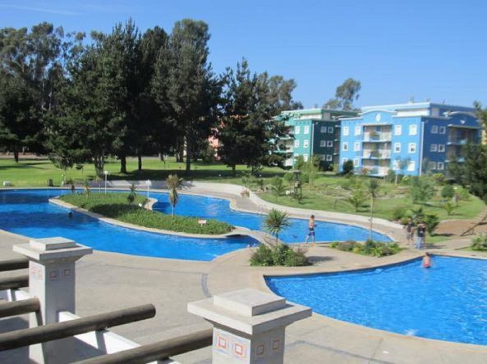 Espacioso departamento con piscina view 4