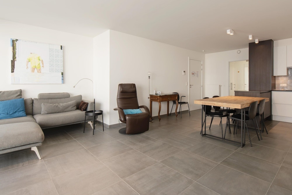 Apartment Close to the sea Wall of Mariakerke