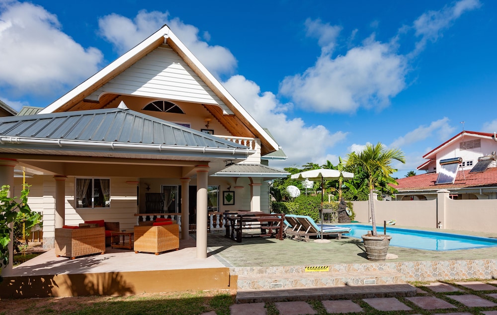 Villa Aya