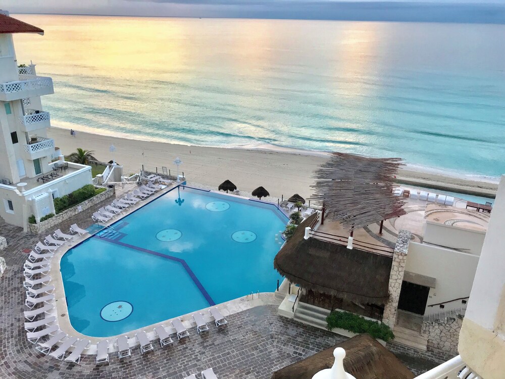 OvaCancun Apartments