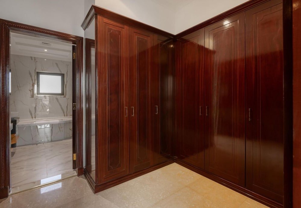 Villa on Beach w Private Pool The Palm Jumeirah