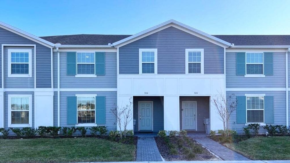 Large 5 Bed Family Townhome With Splash Pool 5 Bedroom Townhouse