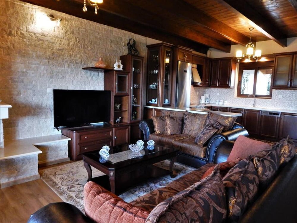 Stone Villa Maria in Fthiotida view 4