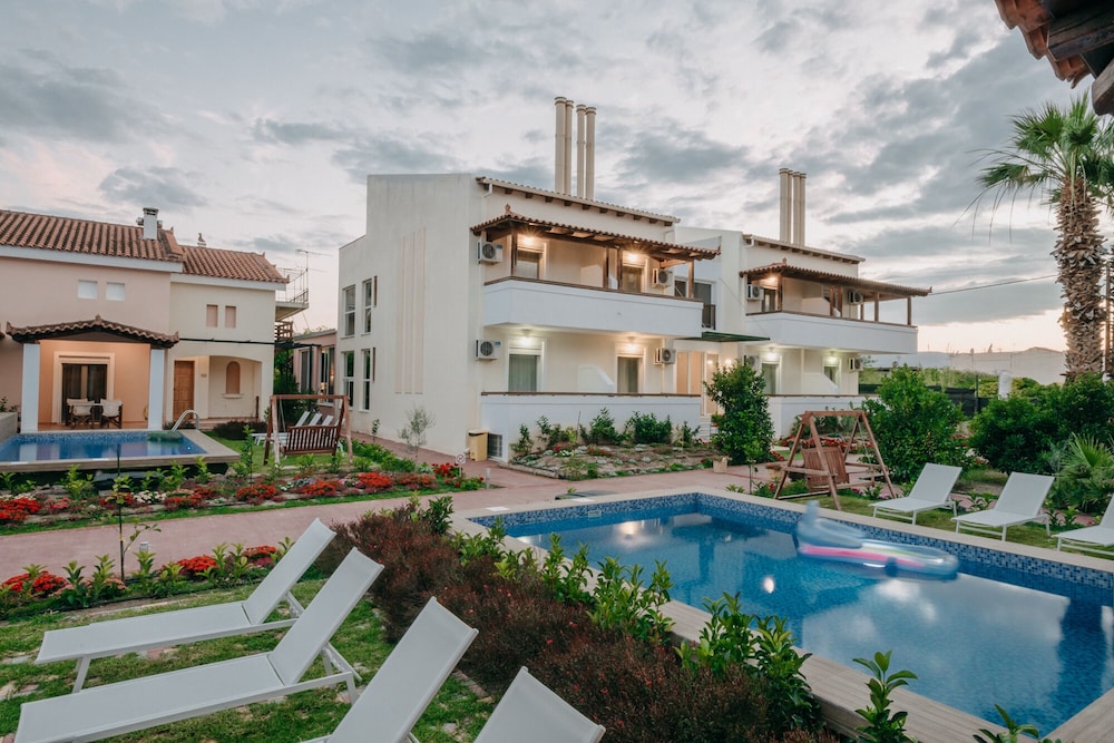 Corinthian Village photo 3