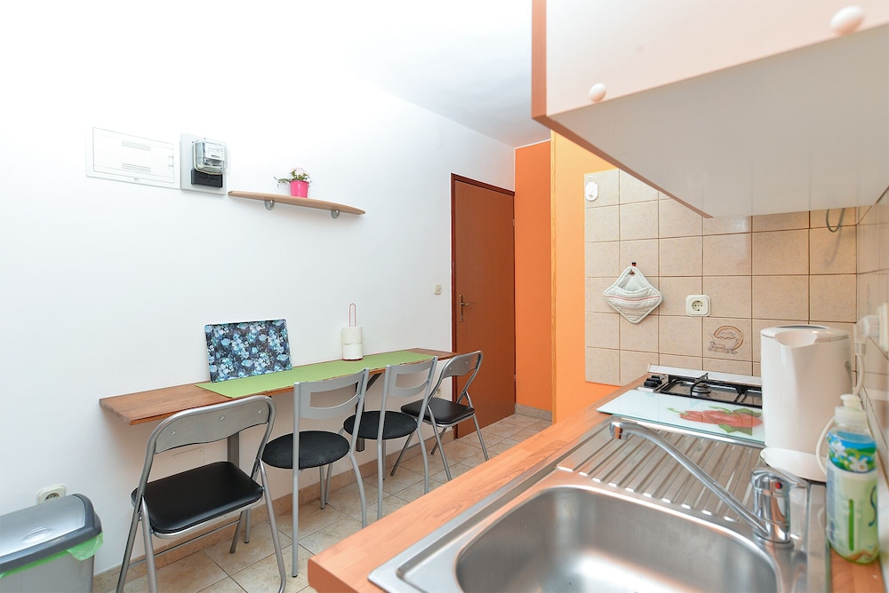 Apartments Mira 295