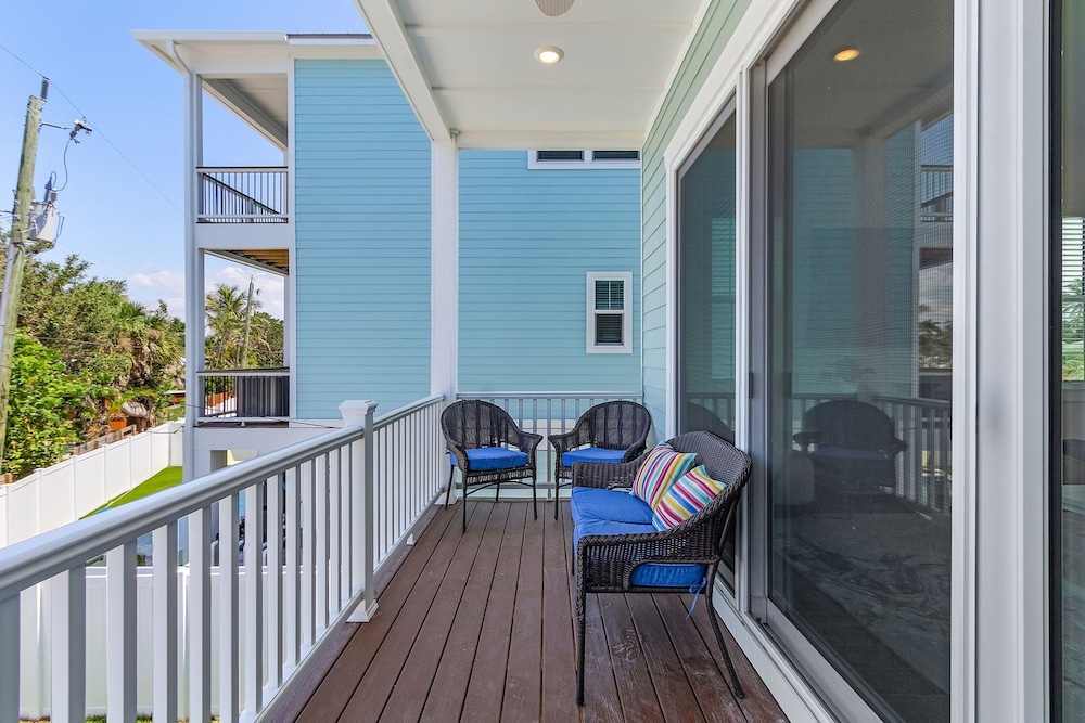 209 Seabreeze Escape: NEW Spacious 5-Bedroom Pool Home 5 Home