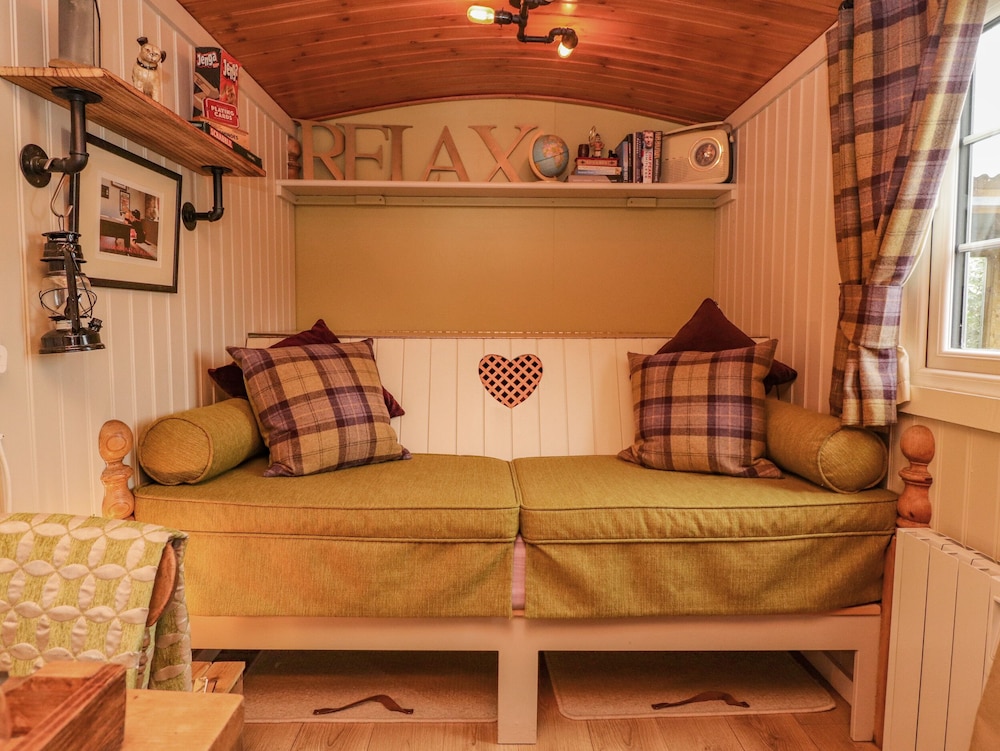 Bracken Hut at Copy House Hideaway