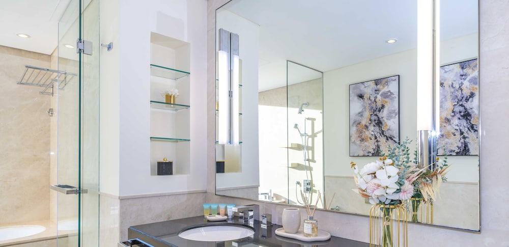 LUX The JW Marina Studio
