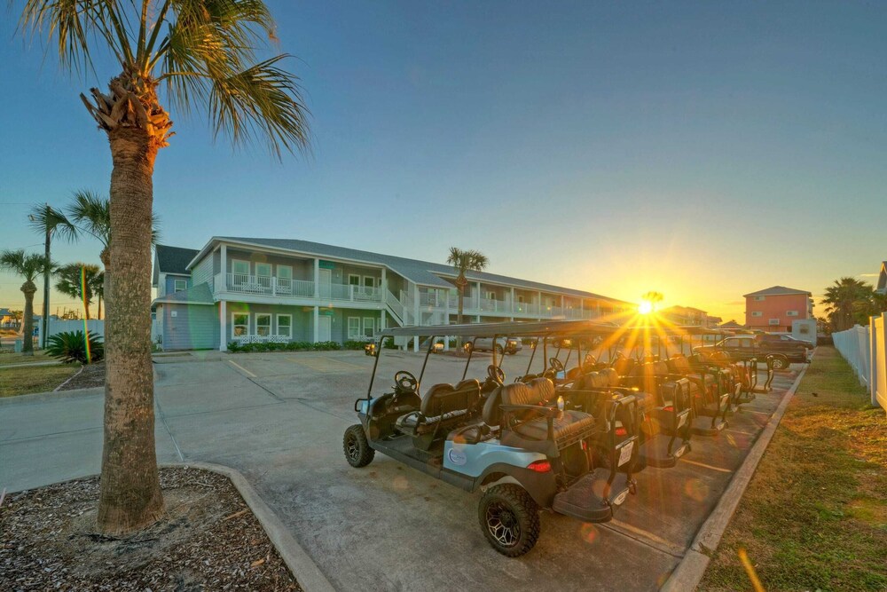 Costa Bahia Full Bldg Pool, Beach, Sleeps 100