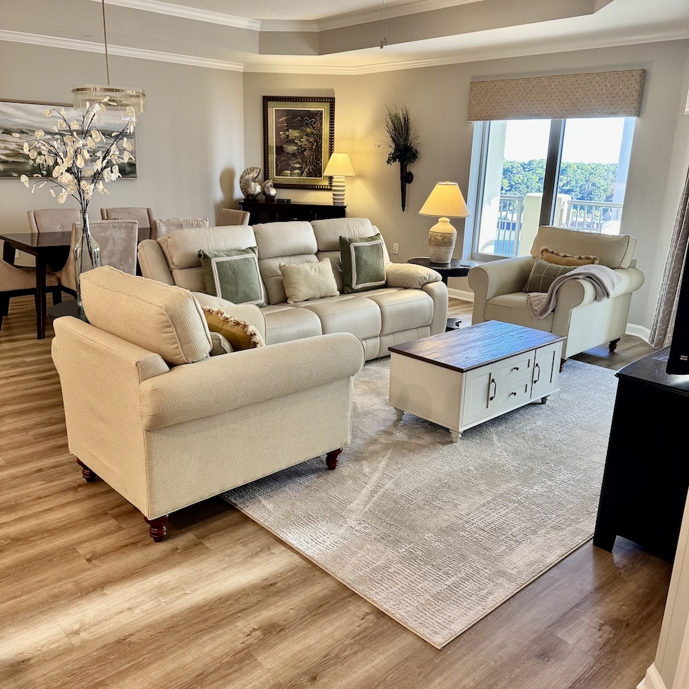 Oceanview Condo With Amenities, 703 Royale Palms 2 Bedroom Condo