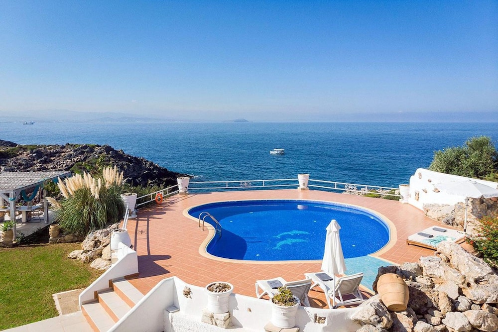 Tersanas Villas