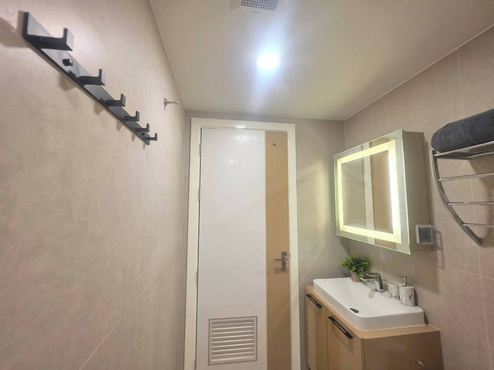 Room-a305 - 1 Bdr Condo With Sea View, A