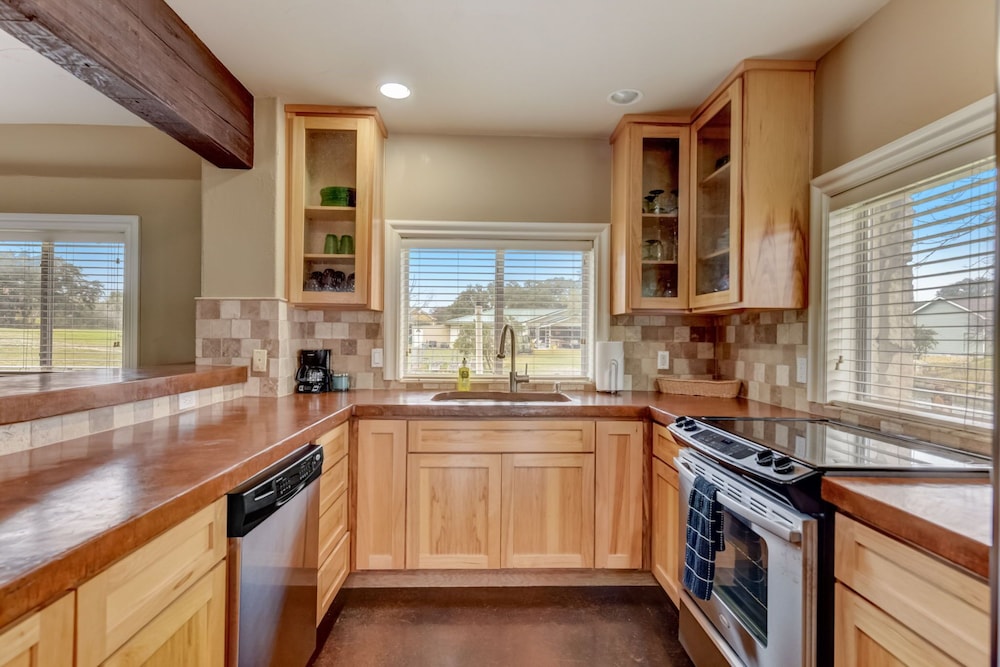 Hillview Estate