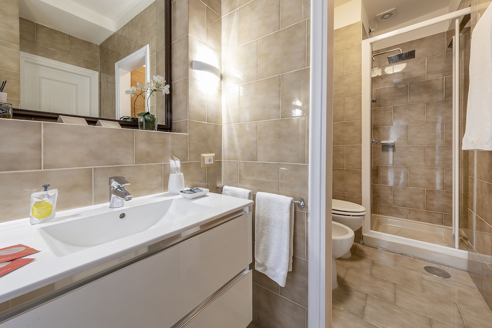 Milan Royal Suites & Luxury Apartments