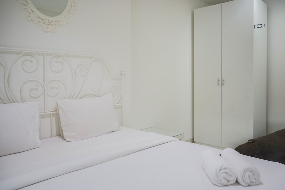 Cozy Living 1BR at Brooklyn Alam Sutera Apartment