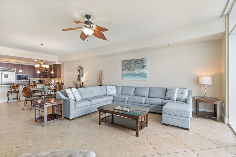 Turquoise Place 1807 D