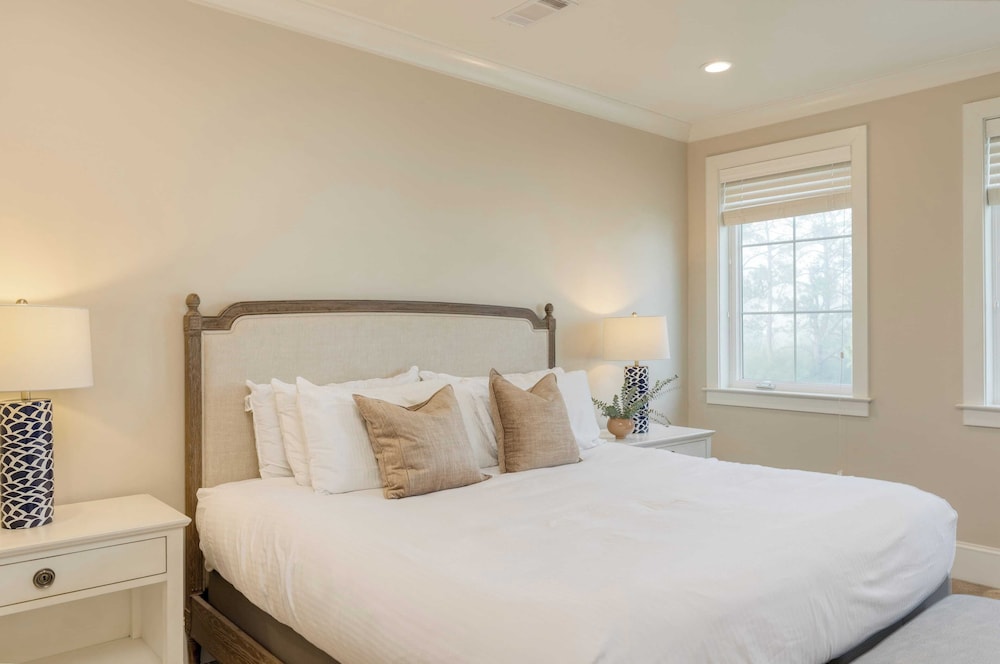 Sleeps 48, 2 Homes w/ Private Beach Access Bradley Circle Buyout by Avantstay