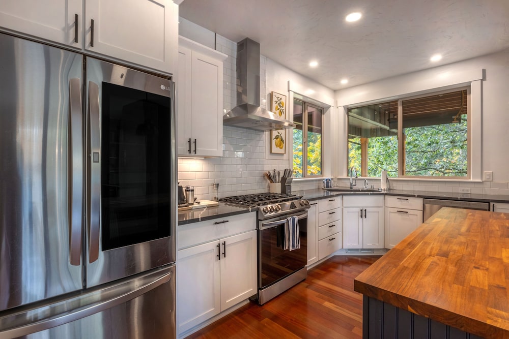 Evergreen Retreat A 30 Night Minimum 3 Bedroom Home