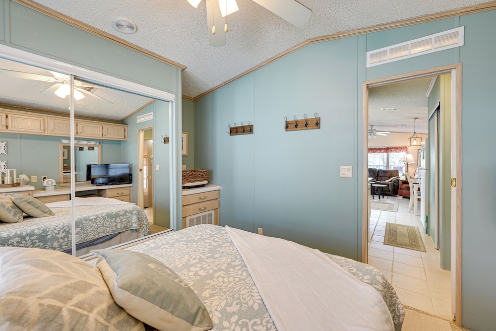 Resort Pool & Hot Tub: Home 8 Mi to Dtwn Sarasota