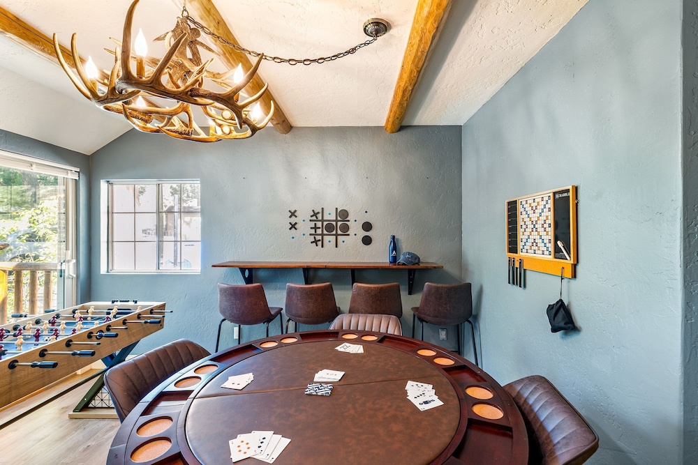 Bearpaw by Avantstay Hot Tub 10 Min to Lake