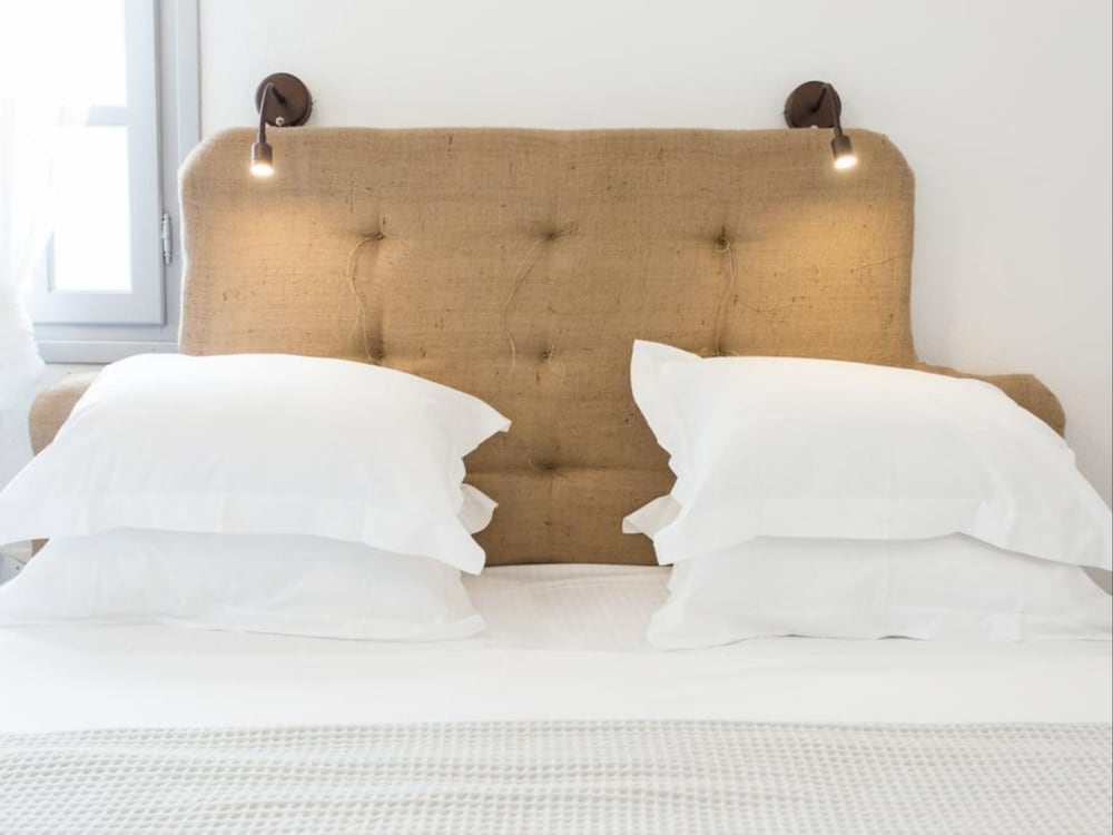 Evi Rooms