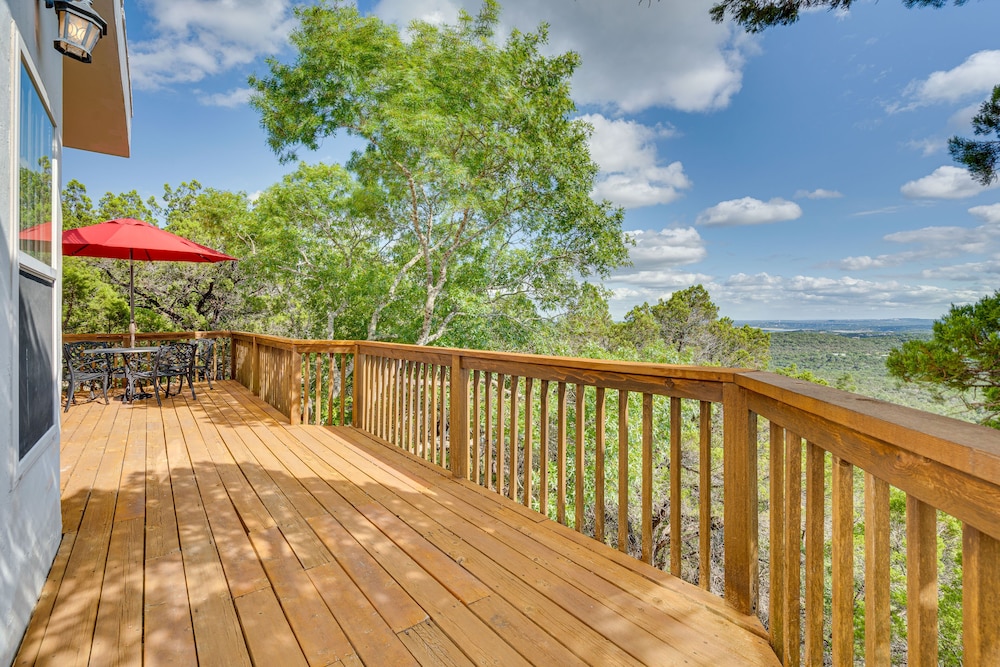Jonestown Retreat w/ Deck: 6 Mi to Lake Travis! - Property Image 14