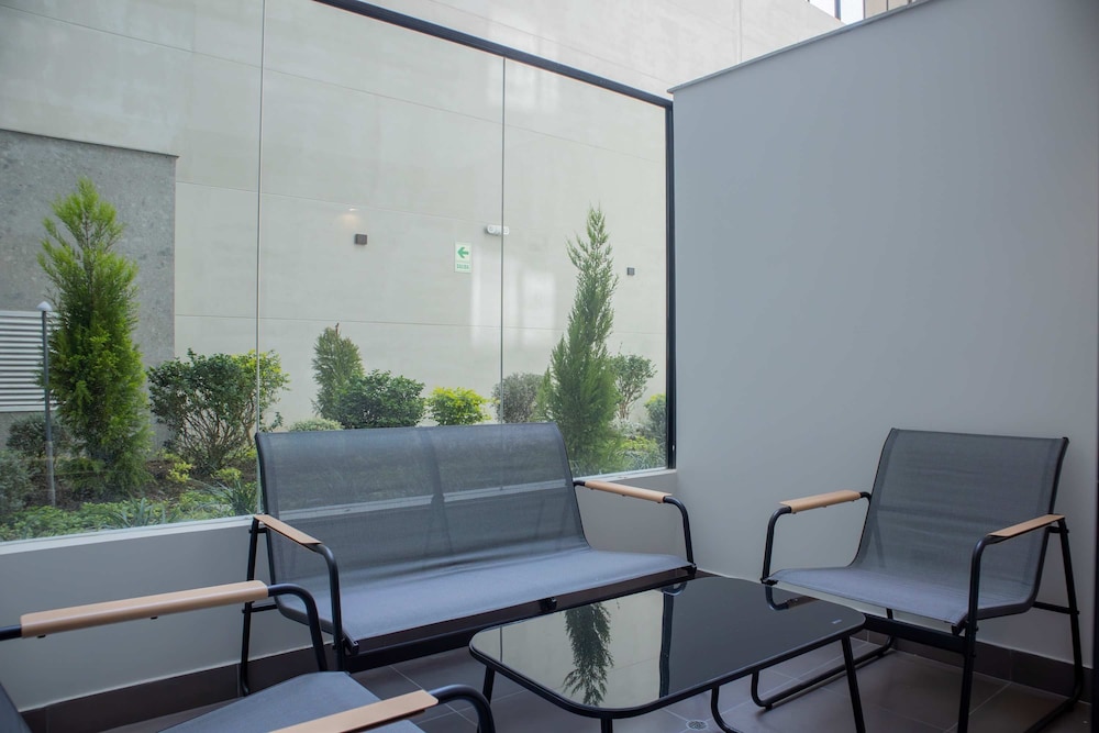 w Spectacular 1BR w Terrace in Miraflores