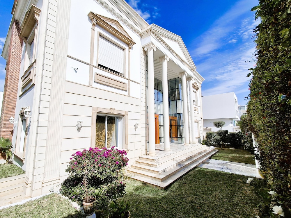 L'Orchidée - Luxury Suites
