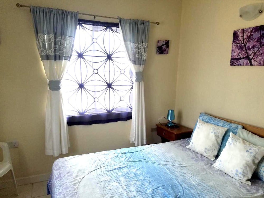 Captivating 3-bed House in Trelawny, Jamaica view 2