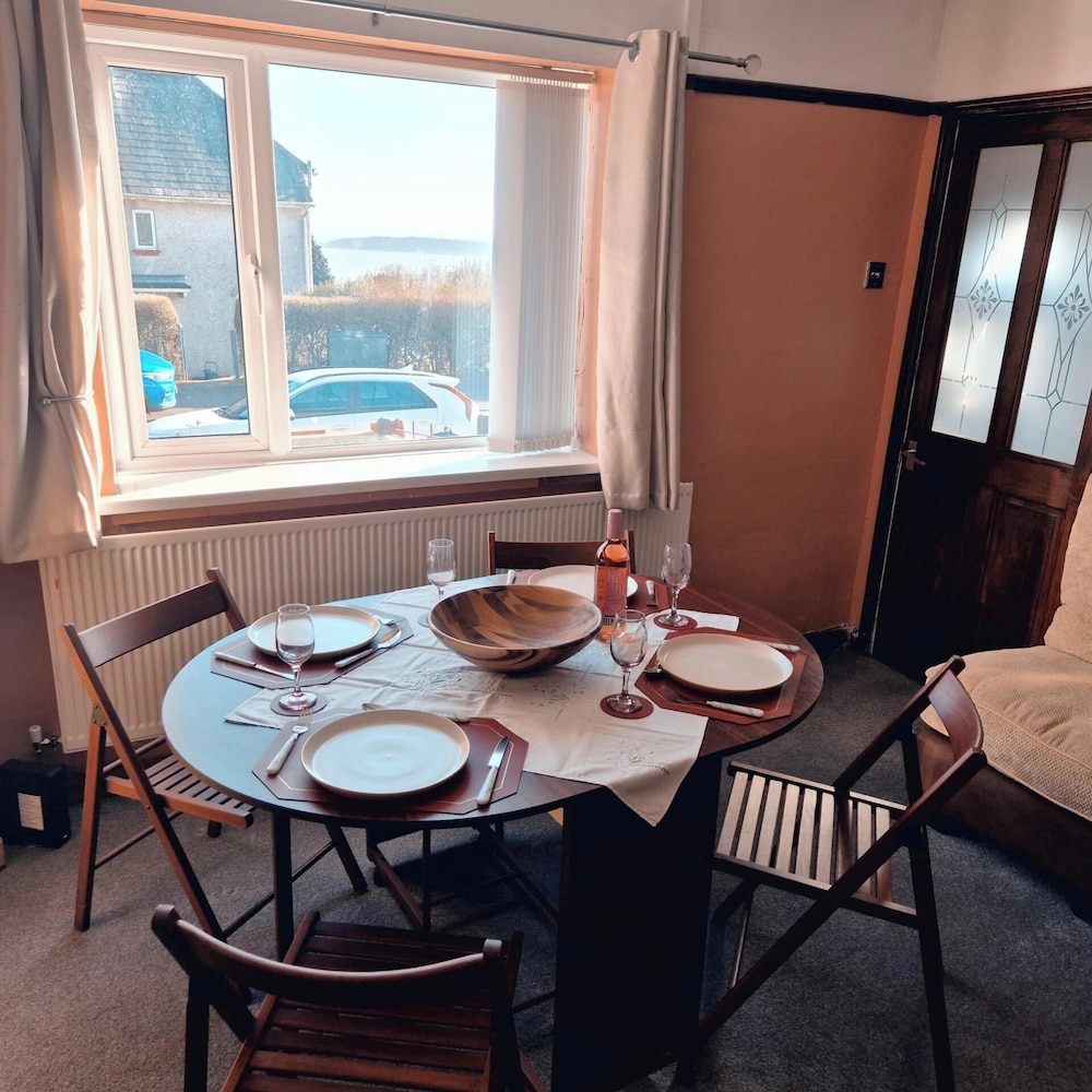Tranquil Three-bedroom House-large Garden-wifi