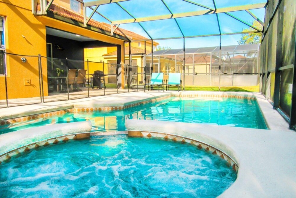 4 Bedroom Platinum Home With Games Room and Spa