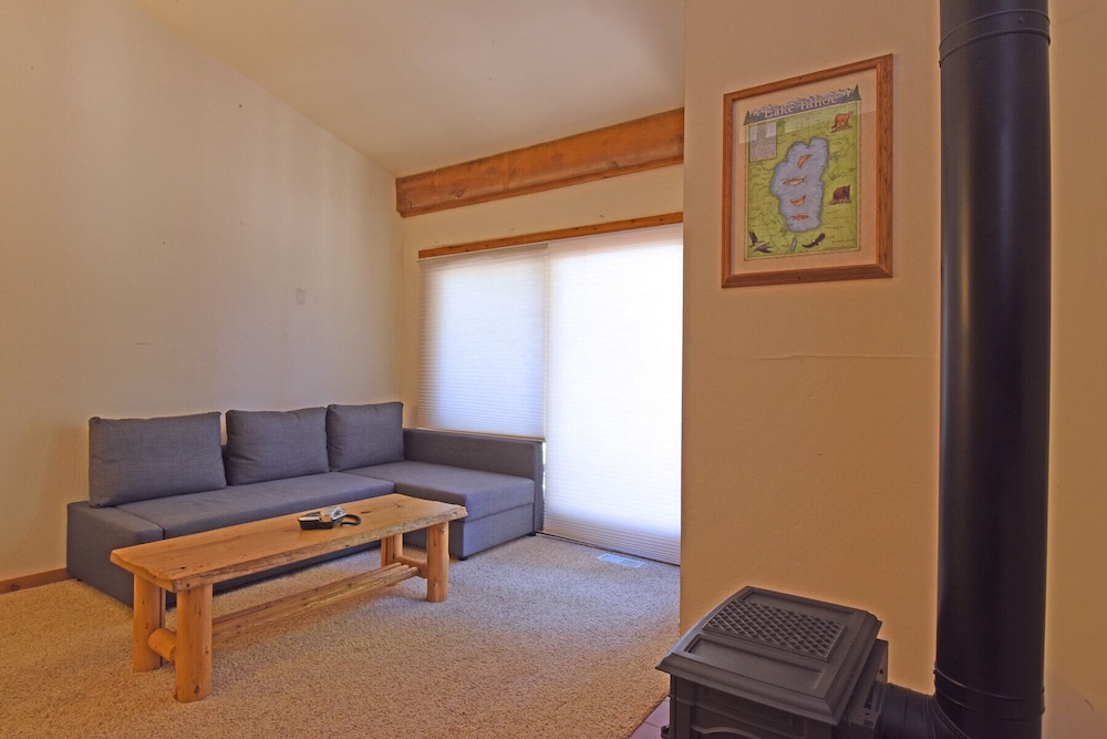 Lake Tahoe Vacations - Golden Ski Getaway - Property Image 7
