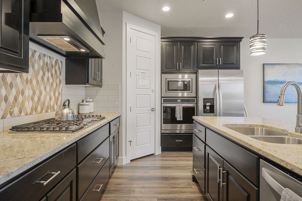Relax In Style 4 Bedroom Townhouse