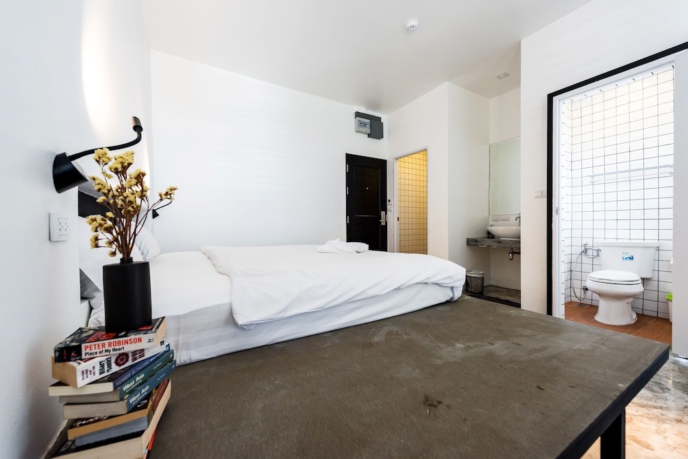 Book a Bed Poshtel - Hostel
