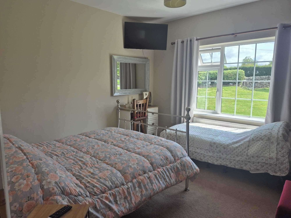 Tranquil Cottage Retreat in Kells, Leitrim