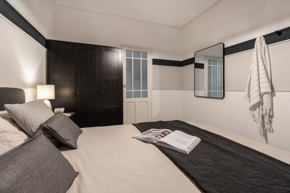 Zambrano - 4 Bedrooms and Office in Trafalgar