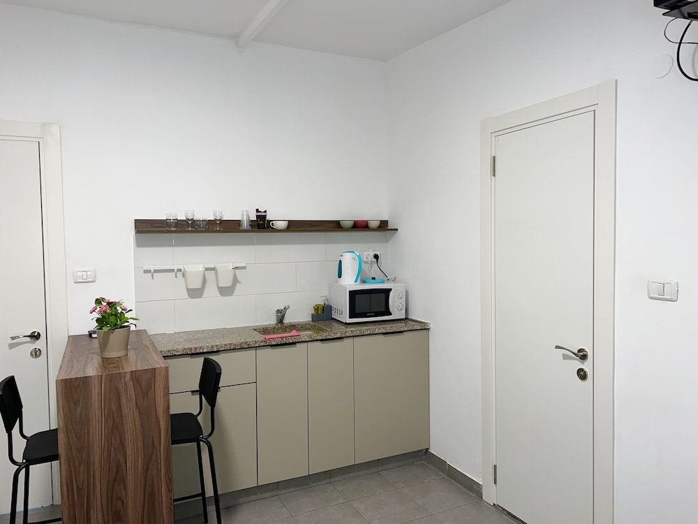 Ha-Carmel Market Apartment