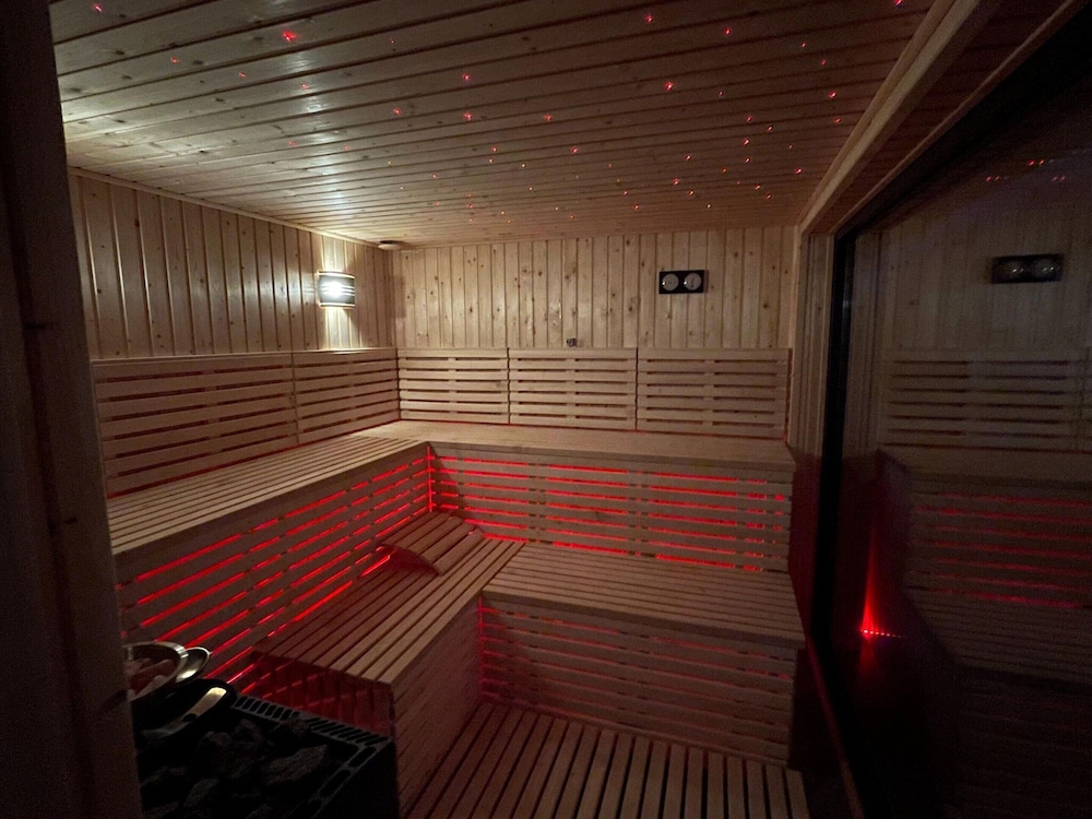 Holiday Homes Near the Sea, Sauna, Whirlpool
