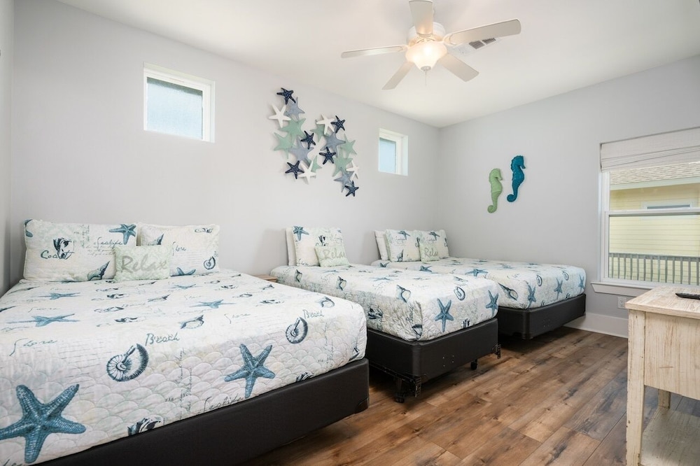 Deja Blue 2 3 Bedroom Home