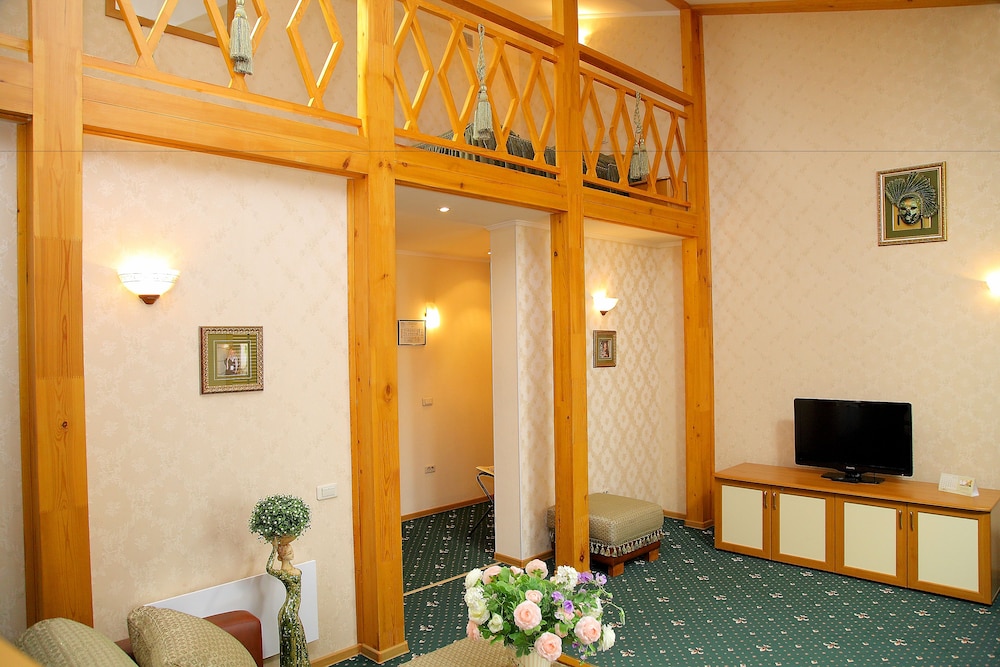 Almaz Hotel